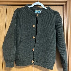 Cape Enrage 100% wool cardigan sweater
